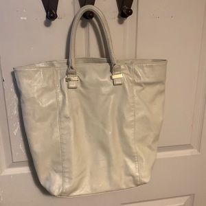 Forever 21 tote purse cream color and in good condition